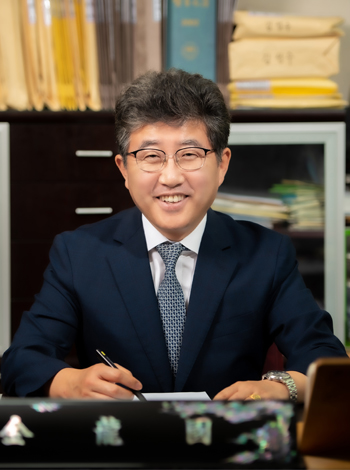 lawyer